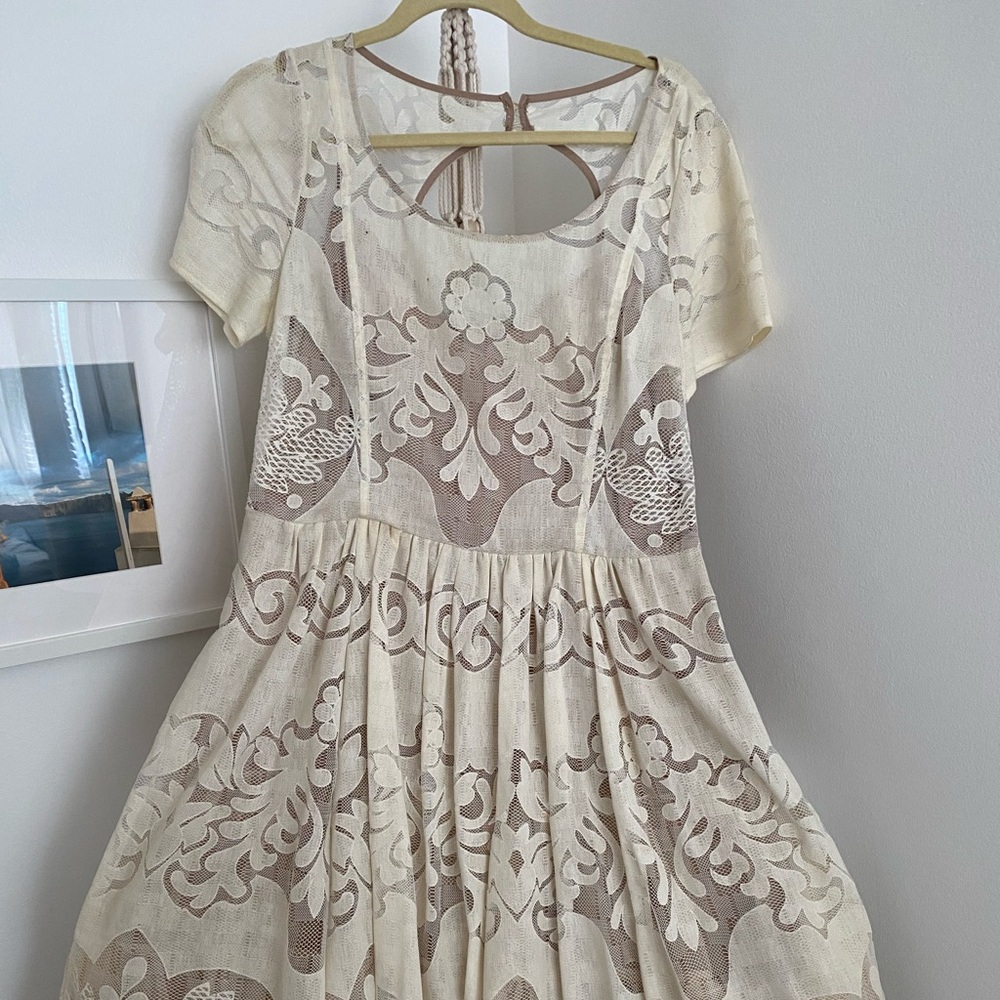 Topshop cream lace & taupe dress - pretty for Fall photos.
